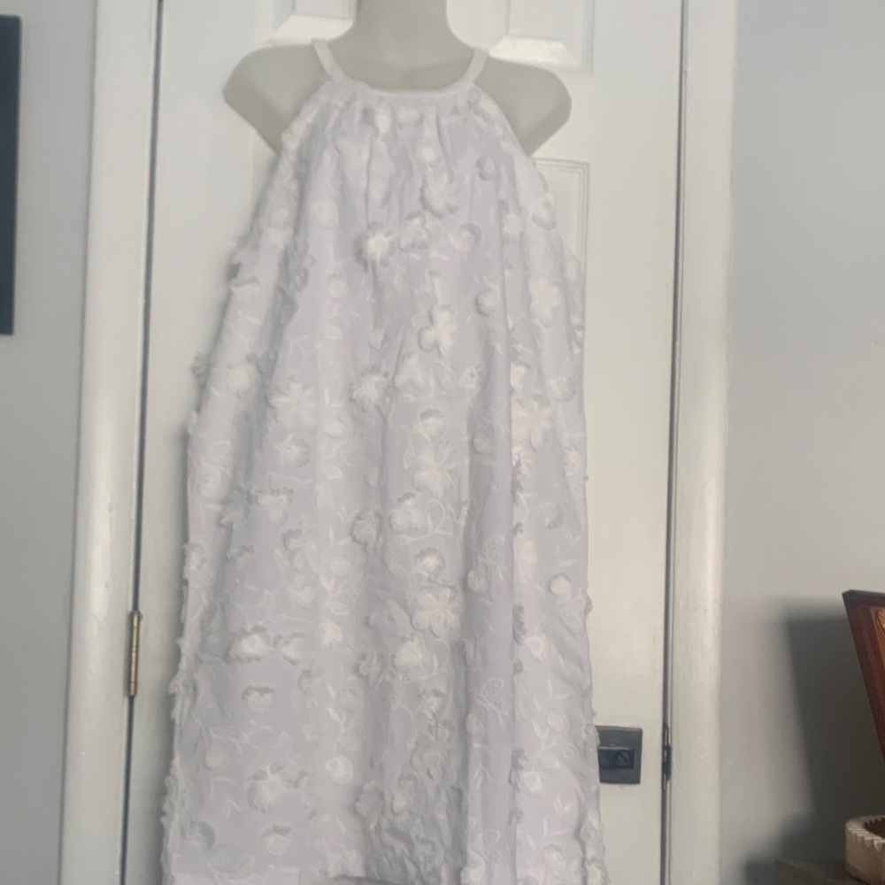 Elegant White Floral dress